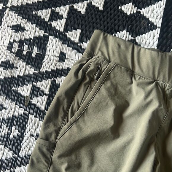 Columbia Green Athletic Shorts with Elastic Waistband E - Picture 3 of 5